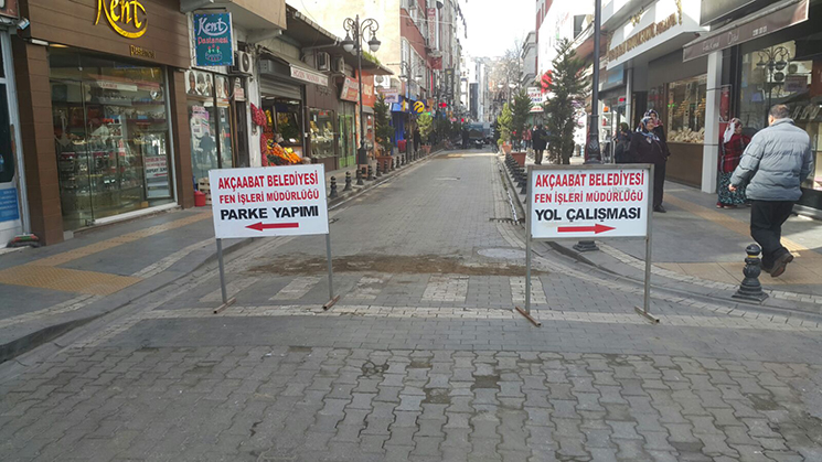 İNÖNÜ CADDESİ TRAFİĞE KAPALI