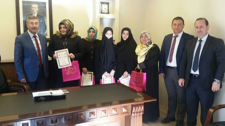 HAFIZLAR BELGELERİNİ ALDILAR