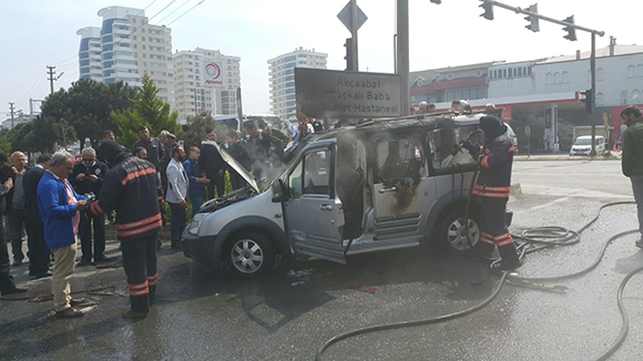 HAÇKALIBABA GİRİŞİNDE ARAÇ YANDI