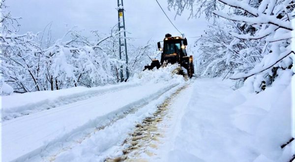 AKÇAABAT’TA KARLA MÜCADELE BAŞLADI