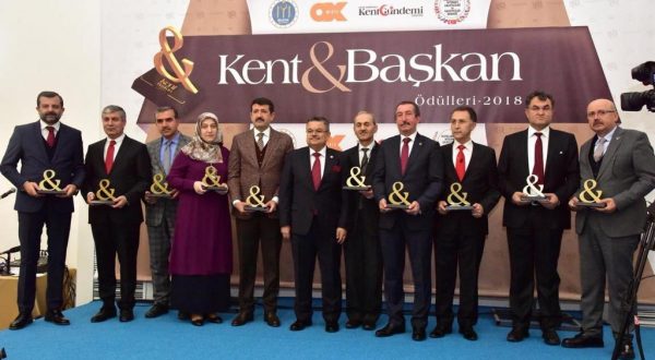 TÜRKMEN’E KENT&BAŞKAN ÖDÜLÜ