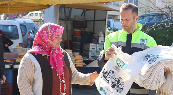 BEZ ÇANTALARA VATANDAŞLARDAN YOĞUN İLGİ