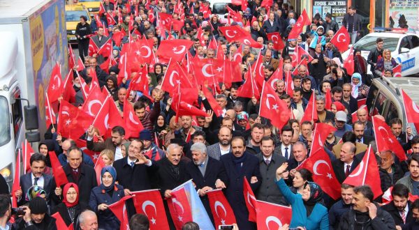 AK PARTİ’DEN AKÇAABAT’TA SEÇİM YÜRÜYÜŞÜ