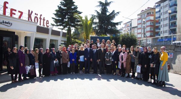 KADINLAR GÜNÜNÜ KUTLADILAR