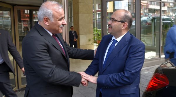 ZORLUOĞLU’NA İLK ZİYARET VALİ USTAOĞLU’NDAN