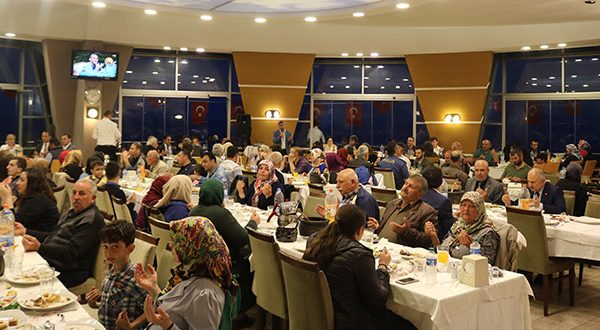 ŞEHİT AİLELERİ VE GAZİLERLE İFTAR YEMEĞİ 