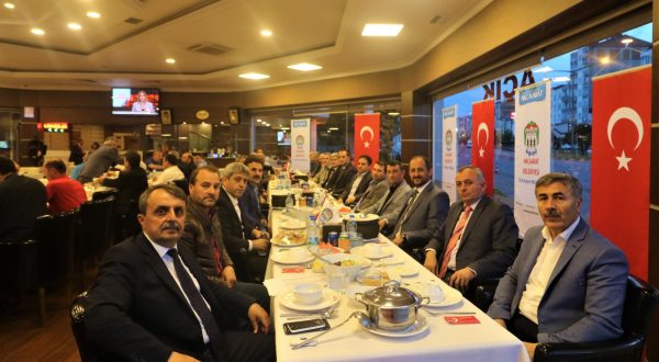 İLÇE PROTOKOLÜ İFTARDA BİR ARADA