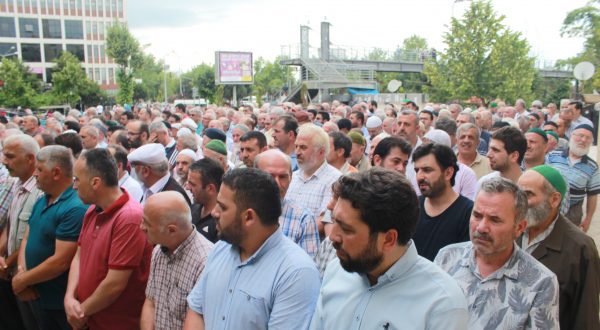 AKÇAABAT’TA MURSİ İÇİN GIYABİ CENAZE NAMAZI KILINDI