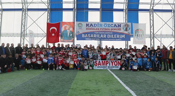 KADİR ÖZCAN MİNİKLER FUTBOL ŞENLİĞİ ÖDÜL TÖRENİ YAPILDI