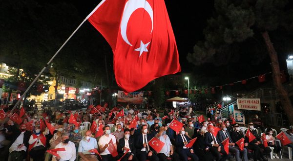 AKÇAABAT 15 TEMMUZ’DA TEK YÜREK