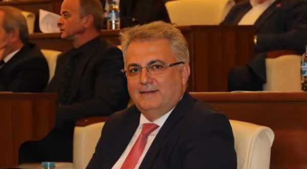 GÜNER “EVRAK VE BÜROKRATİK İŞLERDE VATANDAŞ MAĞDUR EDİLİYOR”