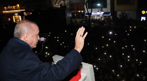 CUMHURBAŞKANI ERDOĞAN AKÇAABAT’TA GENÇLER İLE BULUŞTU